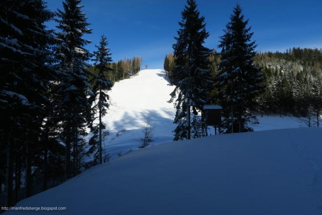 Auf der Südseite stiegen wir über eine &quot;Piste&quot; ab