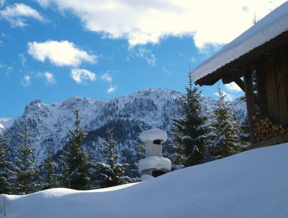 Hütte auf 865m beim Abstieg, Blick nach Osten
