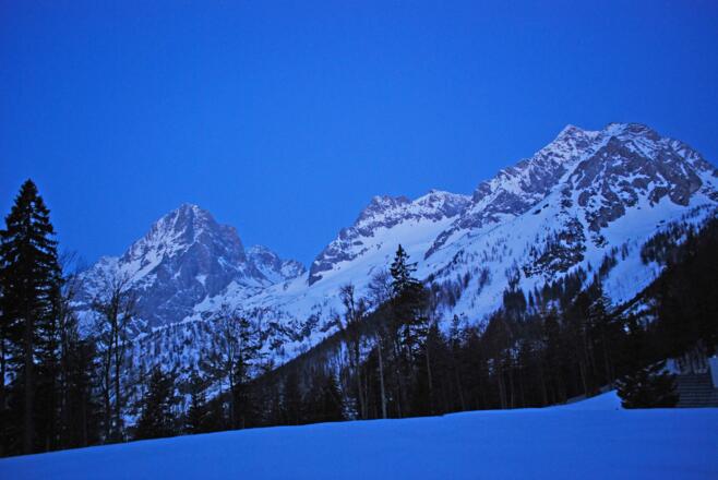 Spitzmauer, Brotfall  und Gr. Priel im ersten Morgenlicht