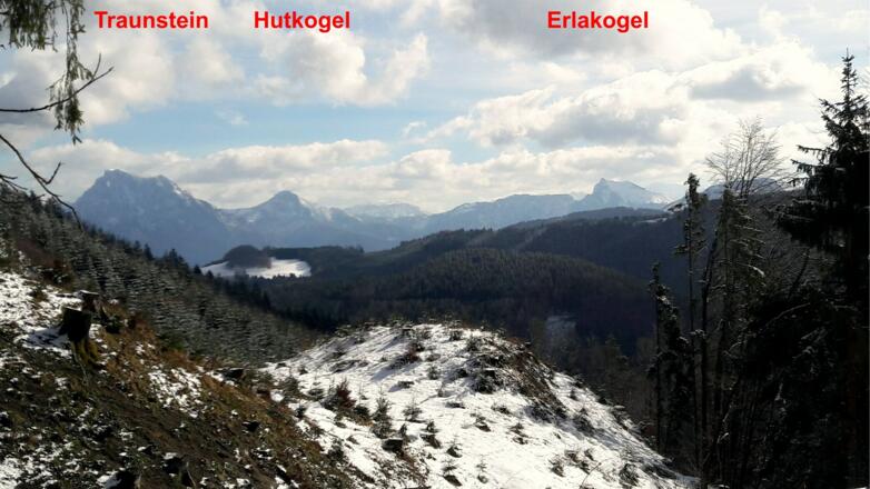 Blick nach Osten beim Abstieg um 880m