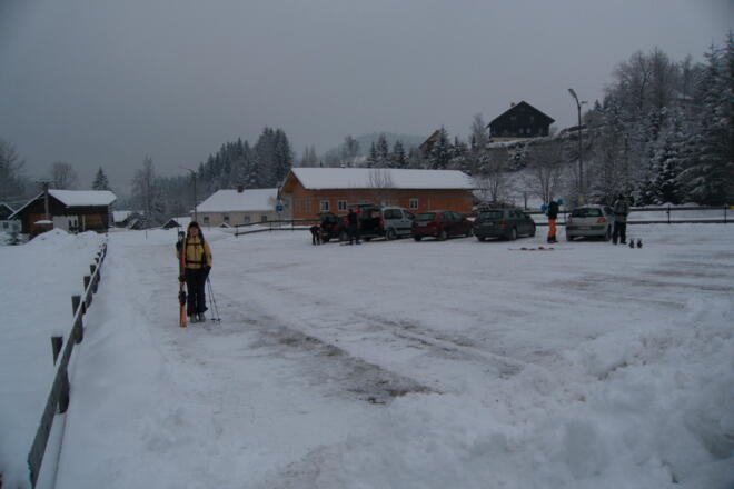 Start beim Parkplatz in Roßleithen