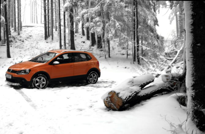 Parkplatz ~830m nach Gahbergkapelle im Wald