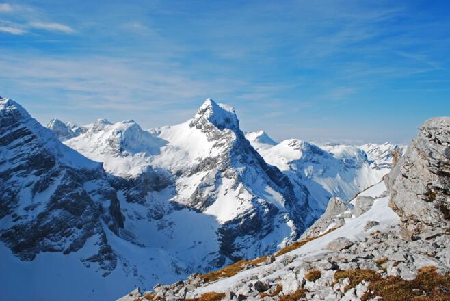 Winterlicher Schermberg vom Kreuz aus gesehen