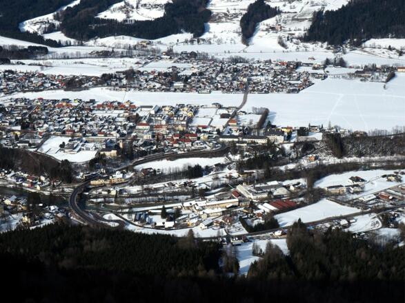 Blick vom Maisenkögerl 945m auf Scharnstein