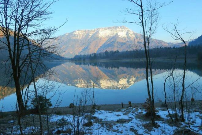 Gestartet bin ich beim Offensee, der Eibenberg spiegelte sich darin