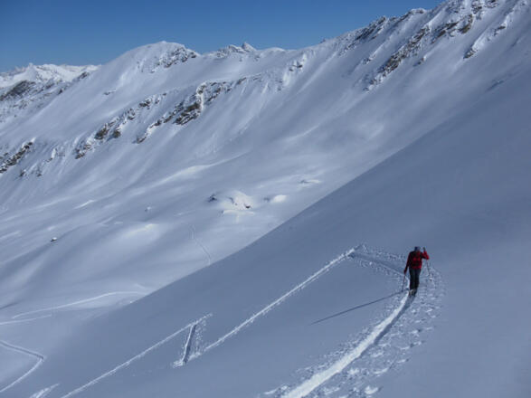 steiler Schartenhang