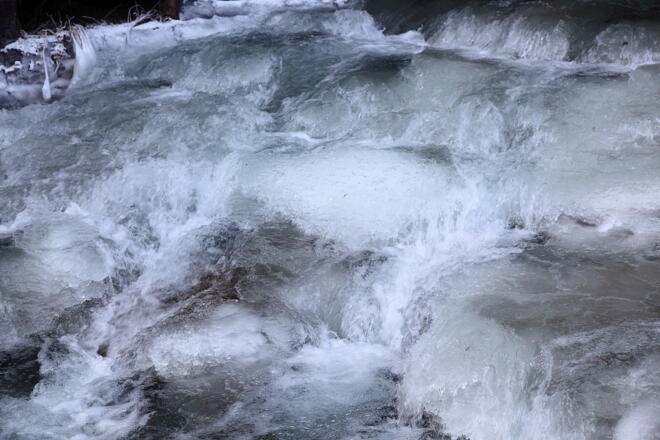 Wandern entlang der Ache