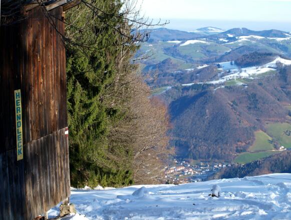 Herndleck 1026m mit Liftstation