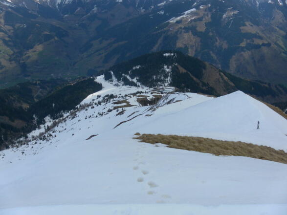 Tiefblick in die Anstiegsroute