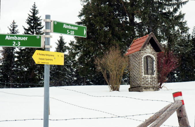 Infotafel und Marterl ~885m