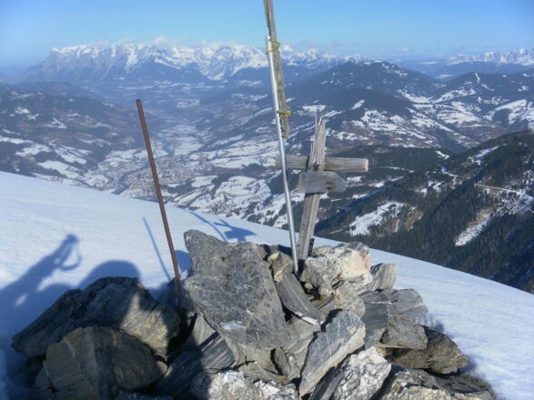 Gipfelzeichen über St. Johann im Pongau