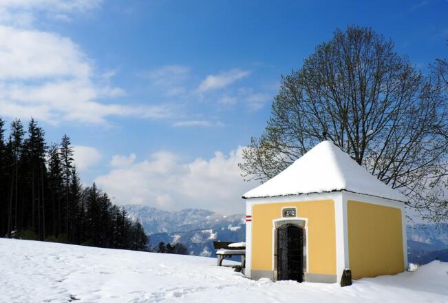 Kapelle vor dem Grillenparzgipfel um 770m
