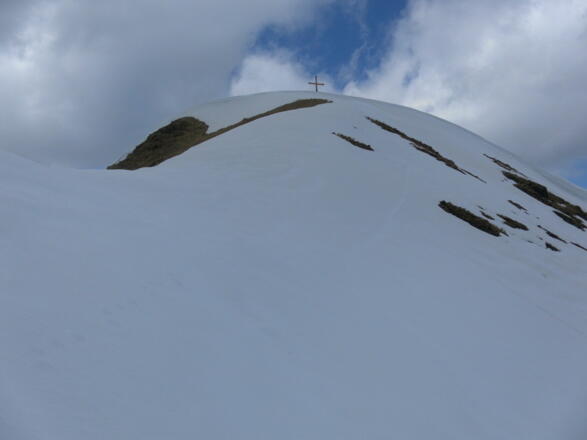 Abflachung des Ostgratrückens vor dem Gipfel