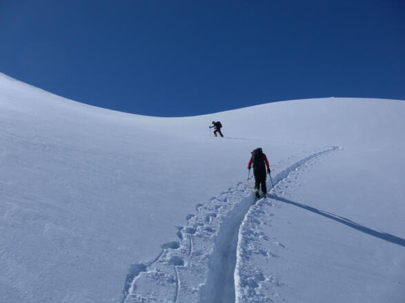 zum Sattel zwischen Heidentempel und Schönweidkogel