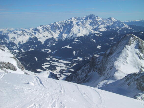 Tauernkogel und Gosaukamm/Dachstein aus dem Gipfelhang