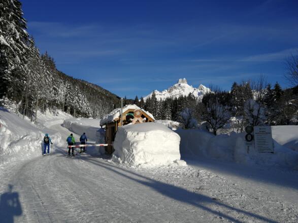 Aufstieg von der Mautstelle nördl. von Filzmoos ...