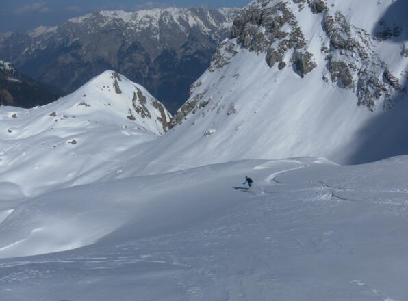 steile Abfahrt zum Gamskarlkögerl