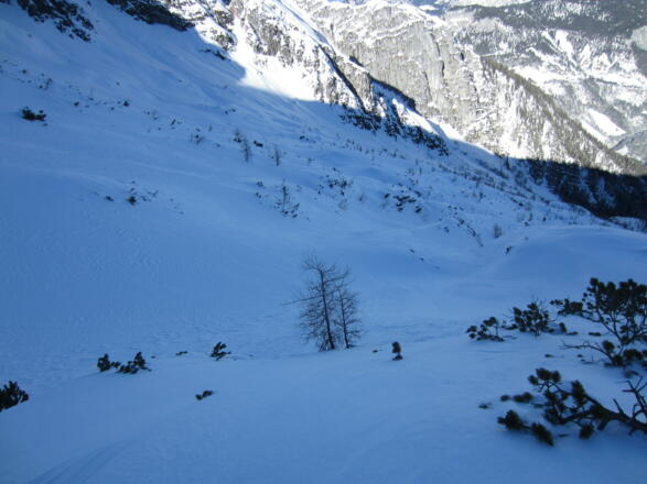 für die Abfahrtsvariante fährt man Stück für Stück ganz links zur Rosskarwand