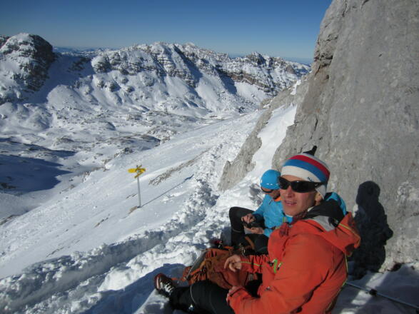 gemütliche Rast an windgeschützter Stelle im Bereich des Kuchelnieder