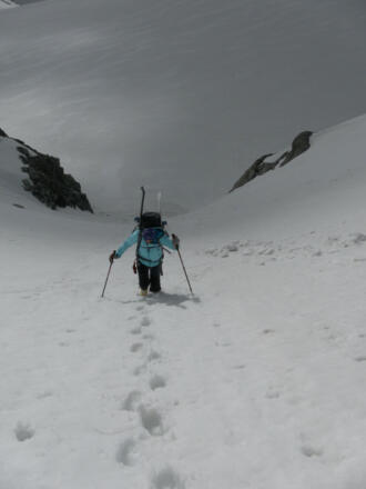 durch das Kanonenrohr