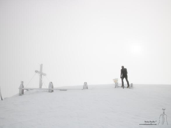 Das Gipfelkreuz der Klingspitze wird erreicht.