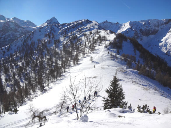 Blick zurück zum Sattel, rechts das Schilchegg
