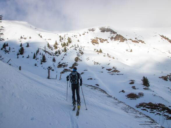 Südseitiger Anstieg auf den Hochkasern.