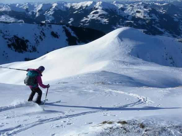 Gipfelabfahrt links zur Oberkaseralm