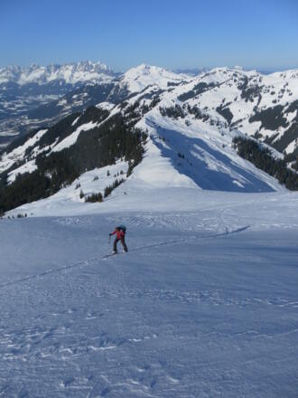 Hahnenkampl und Laubkogel, dahinter das Kitzbüheler Horn