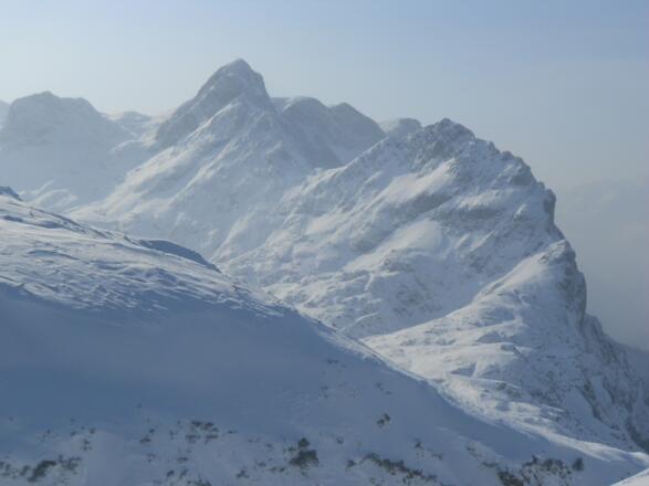 von unten rechts die Ofenrinne