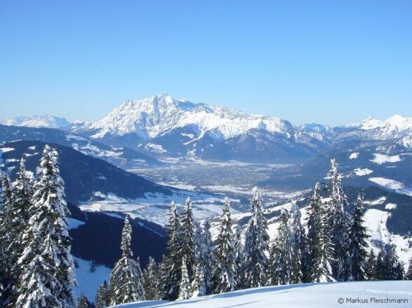 Gipfelpanorama: Saalfeldener Becken und Leoganger Steinberge