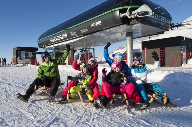 Rodelspaß am Start der Rodelbahn 