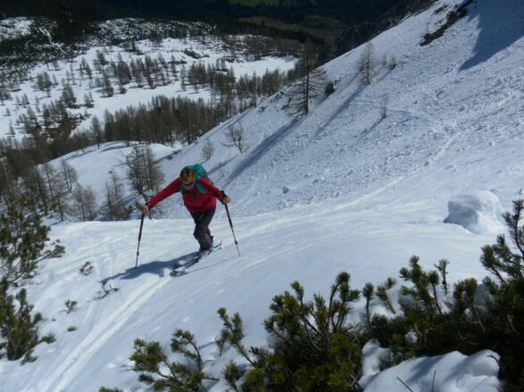 Umgehung der Rinne im Steilhang darüber