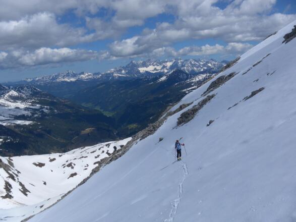 Dachsteinblick aus dem Gipfelhang über dem Pleißlingkessel