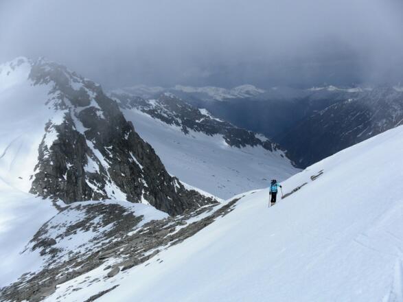 steile Westflanke der Bachmayrspitze mit Blick ins Untersulzbachtal