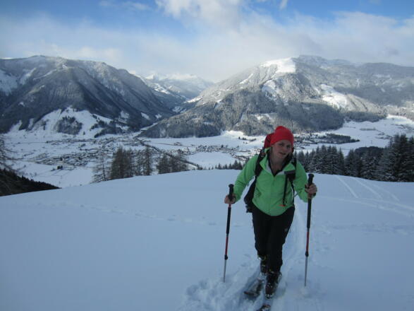 auf der anderen Talseite ist das Glemmtal (Skizirkus Saalbach-Hinterglemm)