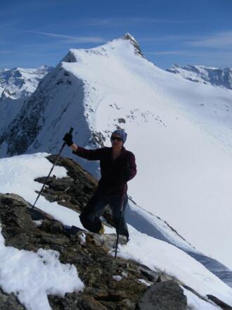 am Gratturm, dahinter die Rote Säule