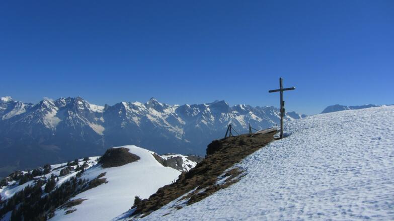 Schwalbenwand, dahinter das Steinerne Meer