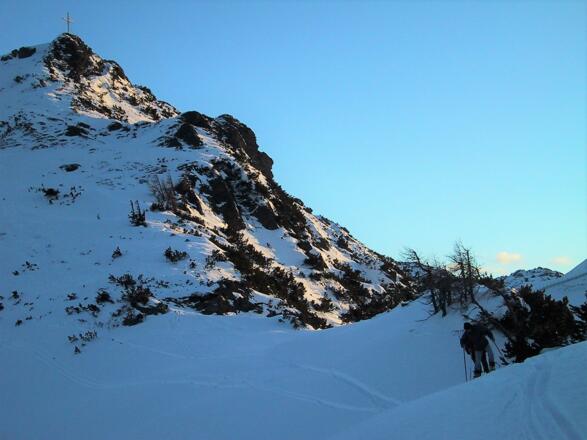 Nordgrat des Grießenkarecks. Über die steile NO-Flanke geht&#039;s zu den Pisten