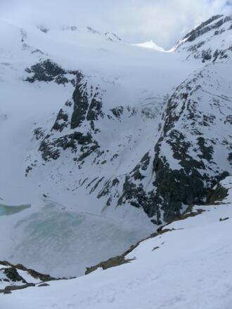 Blick von der Kürsingerhütte zum besonnten Gamsspitzl