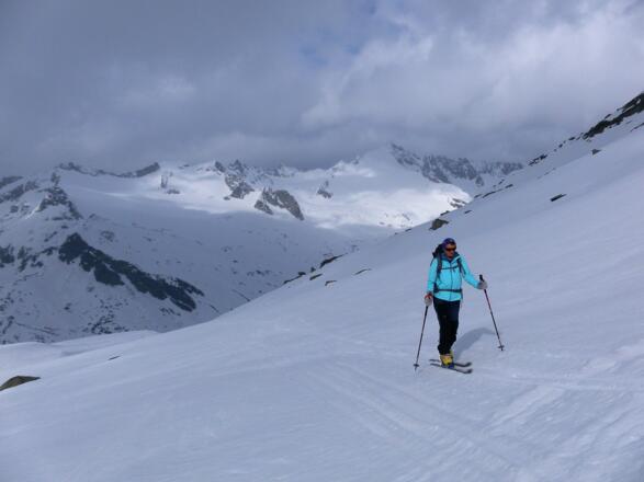 Querung unter dem Keeskogel, dahinter Sonntagsköpfe und Schlieferspitze