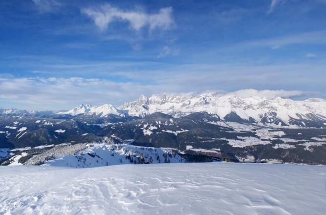 Aufstieg zur Gasselhöhe - den Dachstein immer im Blick