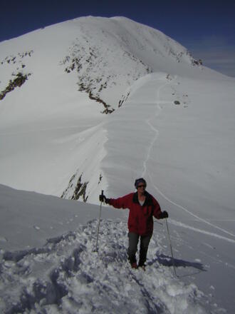Anstieg zum Westgipfel, dahinter der Mittlere Bärenkopf