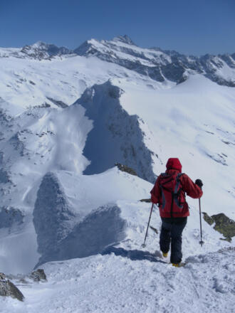 Abstieg am steilen Südgrat