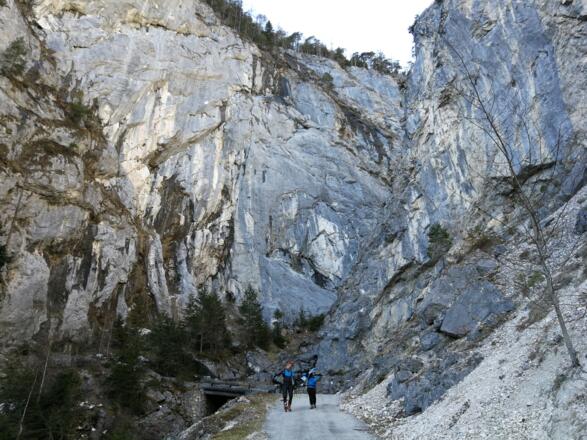In den Öfen / kurz vor dem Parkplatz in der Lend