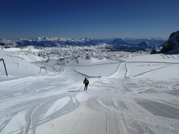 Abfahrt über die Pisten vom Gletscherschiegebiet