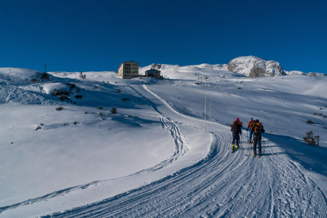 Zur ehemaligen Kaserne Oberfeld