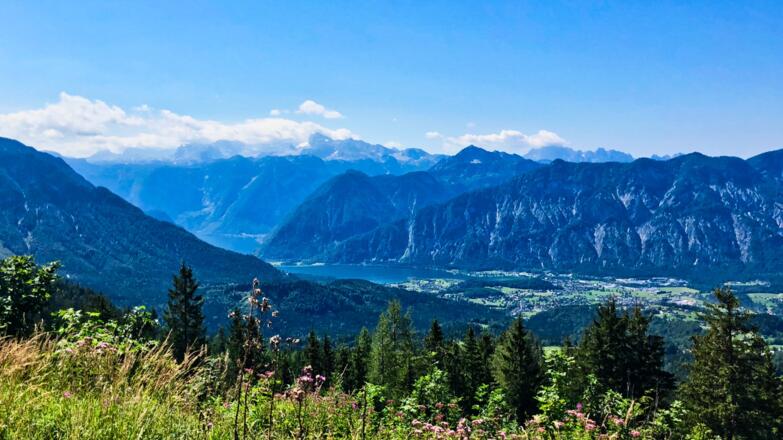 Blick auf den Hallstättersee oberhalb des Hütteneck