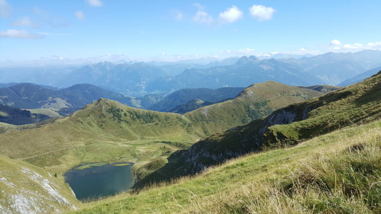 Hundsteinsee mit Panoramablick