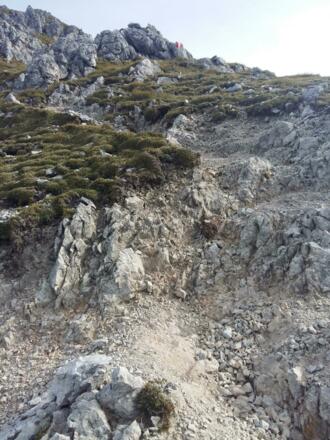 Beginn felsiger Untergrund